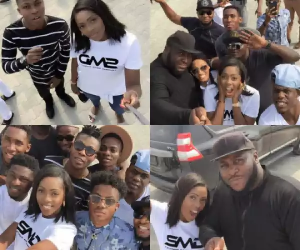 Mavin Crew Pose For Selfies Together